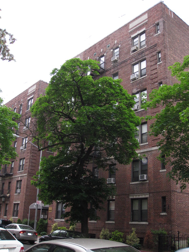 1730 E 18th in Brooklyn, NY - Foto de edificio - Building Photo