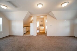 6505 SE Carlton St in Portland, OR - Building Photo - Building Photo