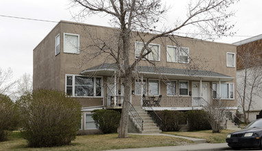 1736 26th Ave SW in Calgary, AB - Building Photo - Building Photo