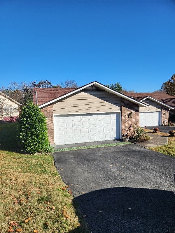 1105 Estate Dr in Johnson City, TN - Building Photo - Building Photo