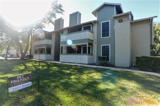 Summer Grove in Austin, TX - Foto de edificio - Building Photo