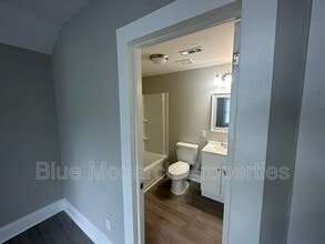 5249 Clearwater Lake Rd in Mount Holly, NC - Building Photo - Building Photo