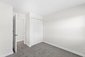 5880 Rembrandt Ct in Hanover Park, IL - Building Photo - Building Photo