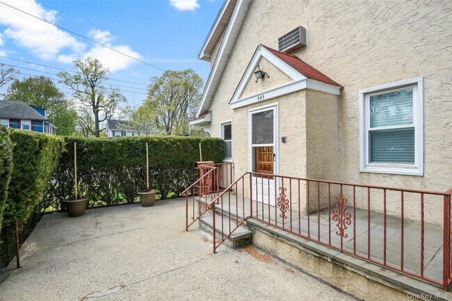545 Stanley Ave in Mamaroneck, NY - Building Photo - Building Photo