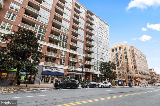 property at 157 Fleet St