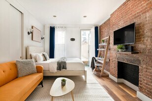 241 E 24th St in New York, NY - Building Photo
