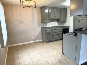 3901 Green Ave, Unit C in Los Alamitos, CA - Building Photo - Building Photo
