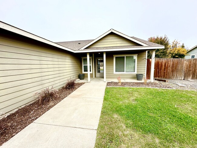 311 E Kristen Ave in Ellensburg, WA - Building Photo - Building Photo