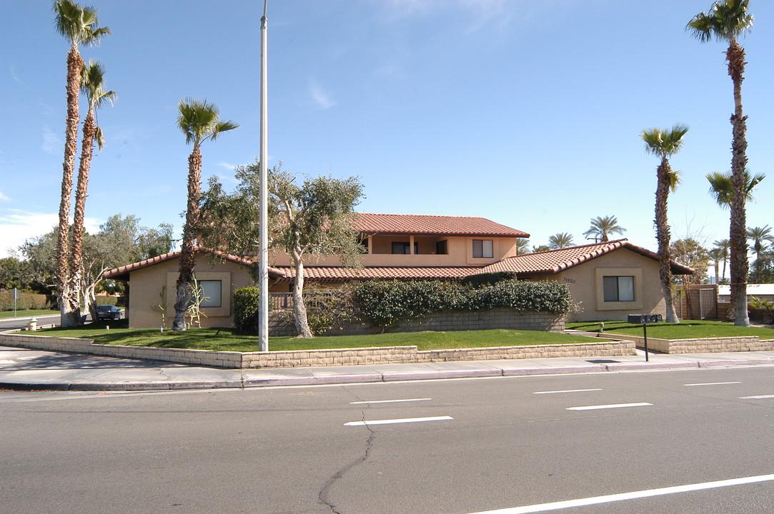 31520 Landau Blvd in Cathedral City, CA - Building Photo