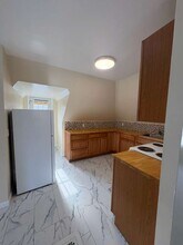 1400 Ella T Grasso Blvd, Unit E in New Haven, CT - Foto de edificio - Building Photo