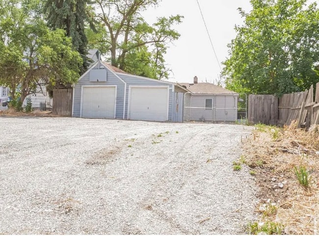 1707 E Mallon Ave in Spokane, WA - Foto de edificio - Building Photo