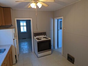 1725 Ottawa St in Regina, SK - Building Photo - Building Photo