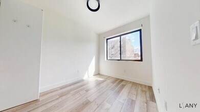 2369 Hoffman St in Bronx, NY - Building Photo - Building Photo