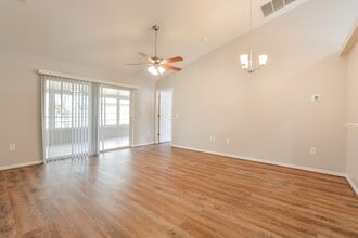 11332 Moonshine Creek Cir in Orlando, FL - Building Photo - Building Photo