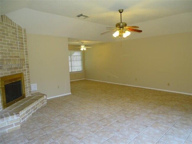 7247 Barton Oaks Dr in Houston, TX - Building Photo - Building Photo