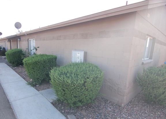 Apache Fourplexes in Phoenix, AZ - Building Photo