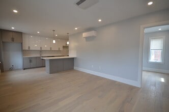 353 Market St, Unit 2 in Boston, MA - Building Photo - Building Photo