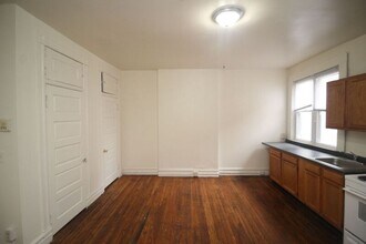 2630 N Charles St in Baltimore, MD - Foto de edificio - Building Photo