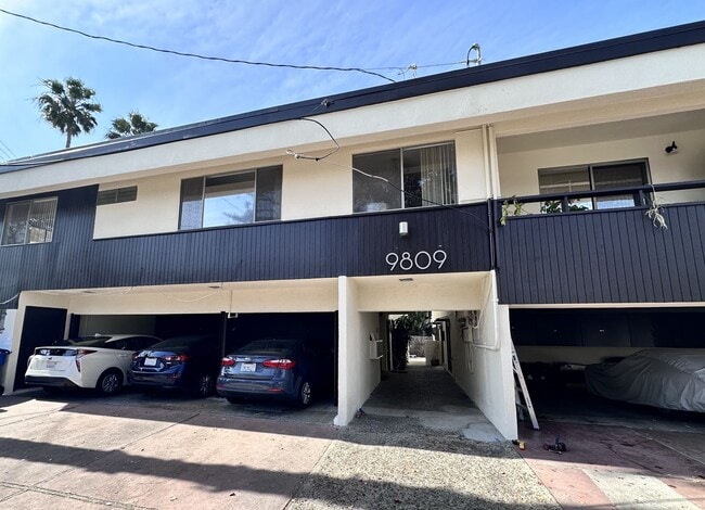 9809 Tabor St in Los Angeles, CA - Building Photo - Building Photo