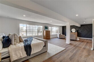 2685 S Tenaya Way in Las Vegas, NV - Building Photo - Building Photo