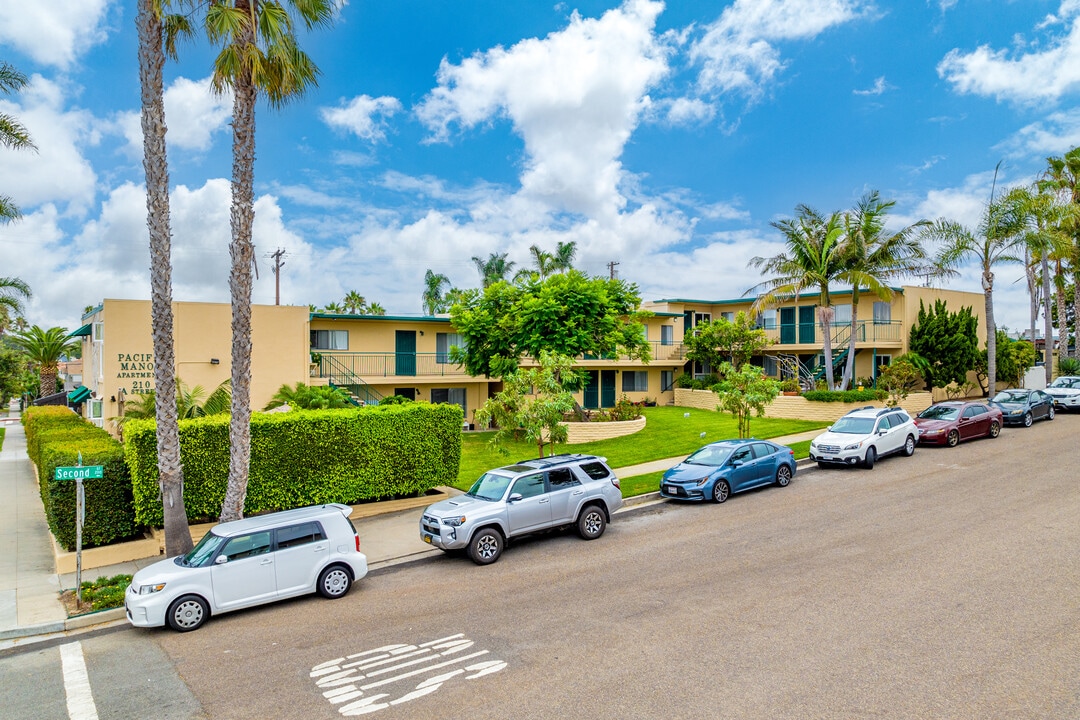 Pacific Manor Apartments in Encinitas, CA - Building Photo