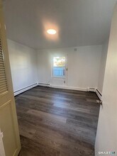 190 Birdseye St, Unit a9 in Bridgeport, CT - Building Photo - Building Photo