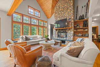 12 Yellow Birch Cir in Lincoln, NH - Building Photo - Building Photo