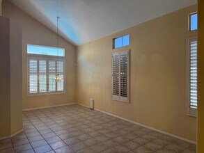 7944 Bonaventure Dr in Las Vegas, NV - Building Photo - Building Photo