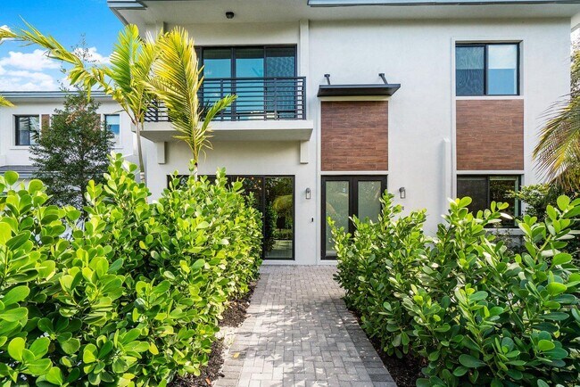 property at 2211 Florida Blvd