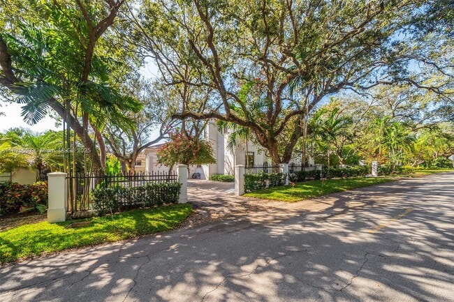 150 W Sunrise Ave in Coral Gables, FL - Building Photo - Building Photo
