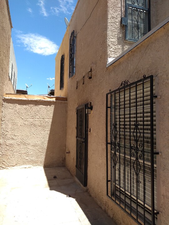 10628 Cuatro Vistas Dr, Unit Apartment C in El Paso, TX - Building Photo