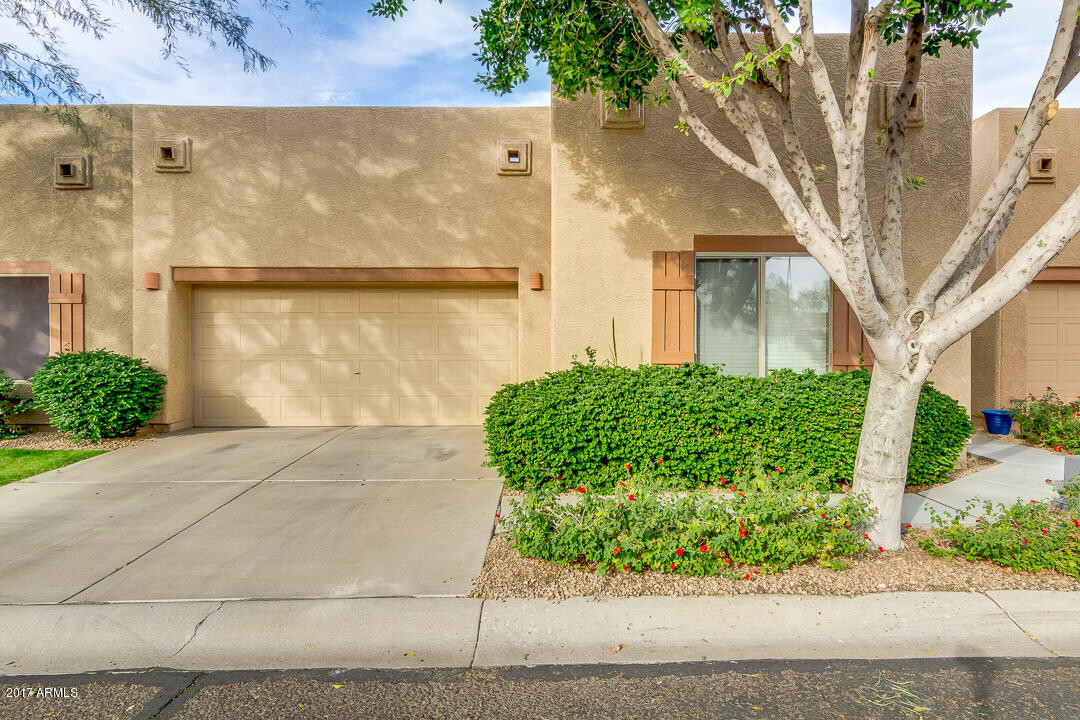 1650 S Crismon Rd in Mesa, AZ - Building Photo