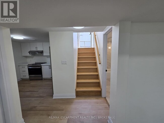 12 Ferndale Ave in St Catharines, ON - Building Photo - Building Photo