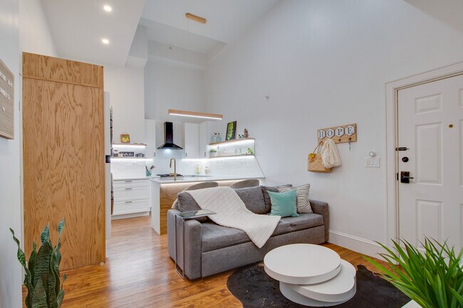 1 Summer St, Unit 4A in Somerville, MA - Foto de edificio - Building Photo