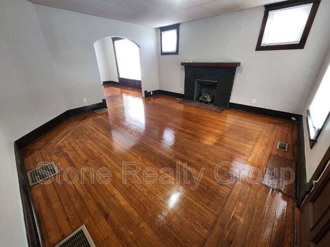 731 Walnut St in Clinton, IN - Building Photo - Building Photo