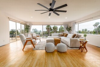 5021 Foothill Blvd in San Diego, CA - Building Photo - Building Photo