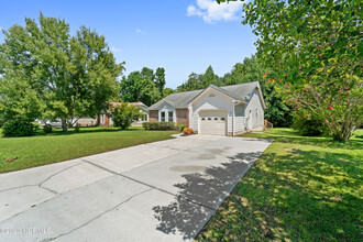 2666 Idlebrook Cir in Midway Park, NC - Building Photo - Building Photo