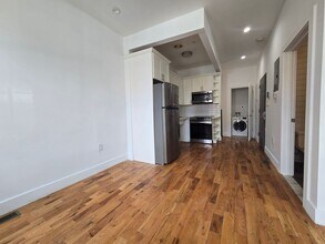 195 Herzl St in Brooklyn, NY - Building Photo - Building Photo