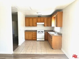 1256 W 25th St in Los Angeles, CA - Building Photo