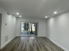 630 NW 13th St in Boca Raton, FL - Building Photo - Building Photo