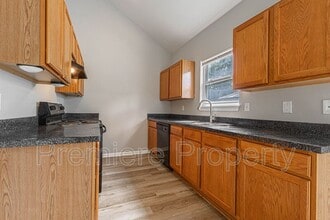 7957 Parallel Pkwy in Kansas City, KS - Building Photo - Building Photo