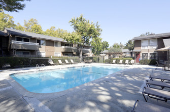 Oakbrook Apartments in Santa Clara, CA - Building Photo - Building Photo