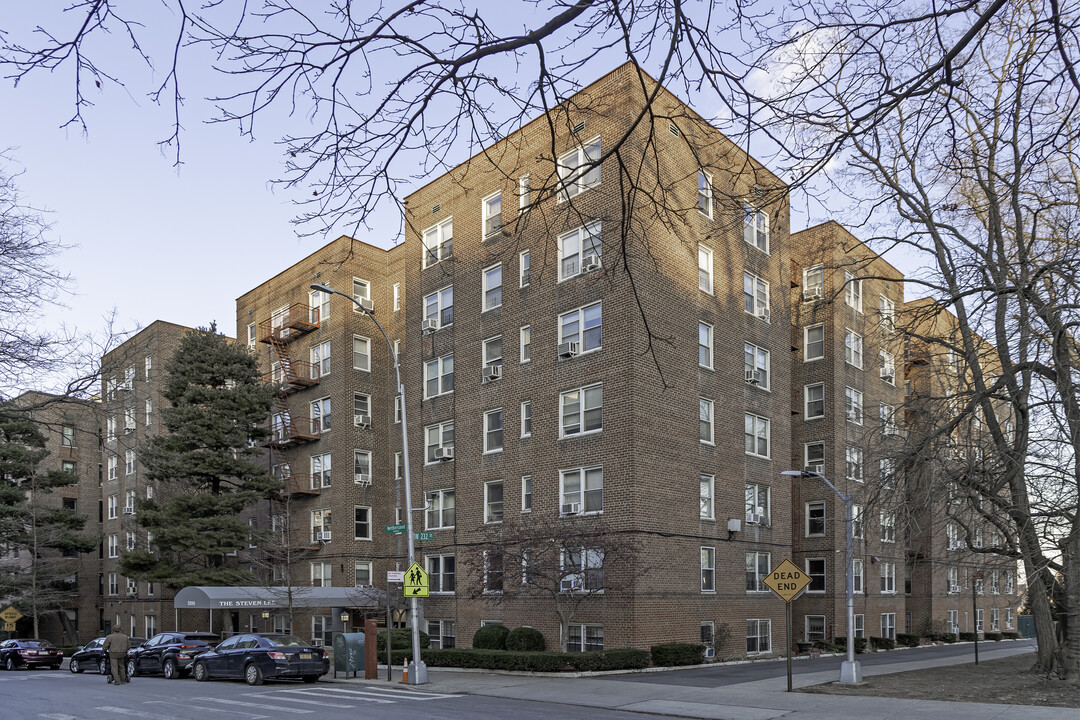 The Steven Lee in Bronx, NY - Building Photo