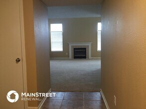 5329 Alameda Rd in Indianapolis, IN - Foto de edificio - Building Photo