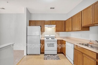 524 Coppola Dr in South Plainfield, NJ - Building Photo - Building Photo