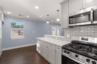 2106 22nd Ave N in Texas City, TX - Building Photo - Building Photo