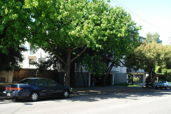 2230 Haste St in Berkeley, CA - Foto de edificio - Building Photo