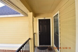 8605 Mallard Reserve Dr in Tampa, FL - Building Photo - Building Photo