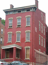 102 W Clifton Ave in Cincinnati, OH - Building Photo - Building Photo