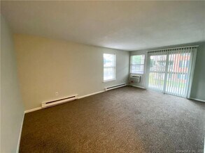 93 Heather Ridge in Shelton, CT - Building Photo - Building Photo